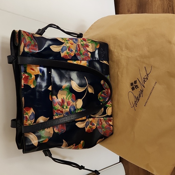 Patricia Nash navy floral handbag - Picture 6 of 7